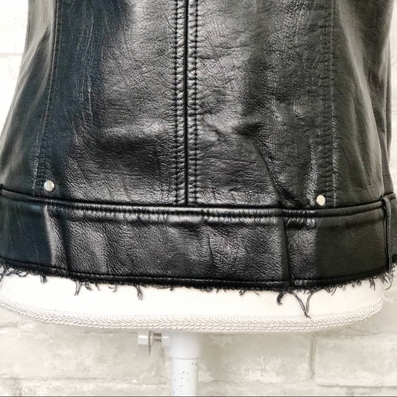 BLANK NYC NWT Black Vegan Leather Mouth Off Vest M - Picture 8 of 16